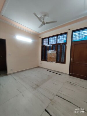 Room in 2.5 BHK Builder Floor at MVL IPark, Sector 15 – for Rent