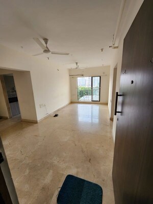 Room in 2 BHK Apartment at Vrindavan CHS Malad East, Malad East – for Rent