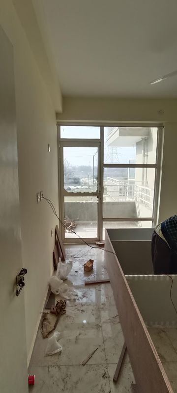 3 BHK 1000 Sq.Ft. Apartment in Pyramid Altia