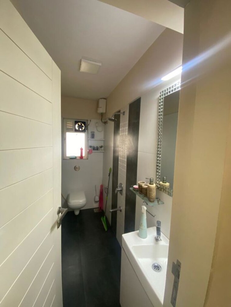 Attached Bathroom, gurukrupa-marina-enclave 2 Bedroom 786 Sq.Ft. Apartment In Malad West Mumbai 10320388
