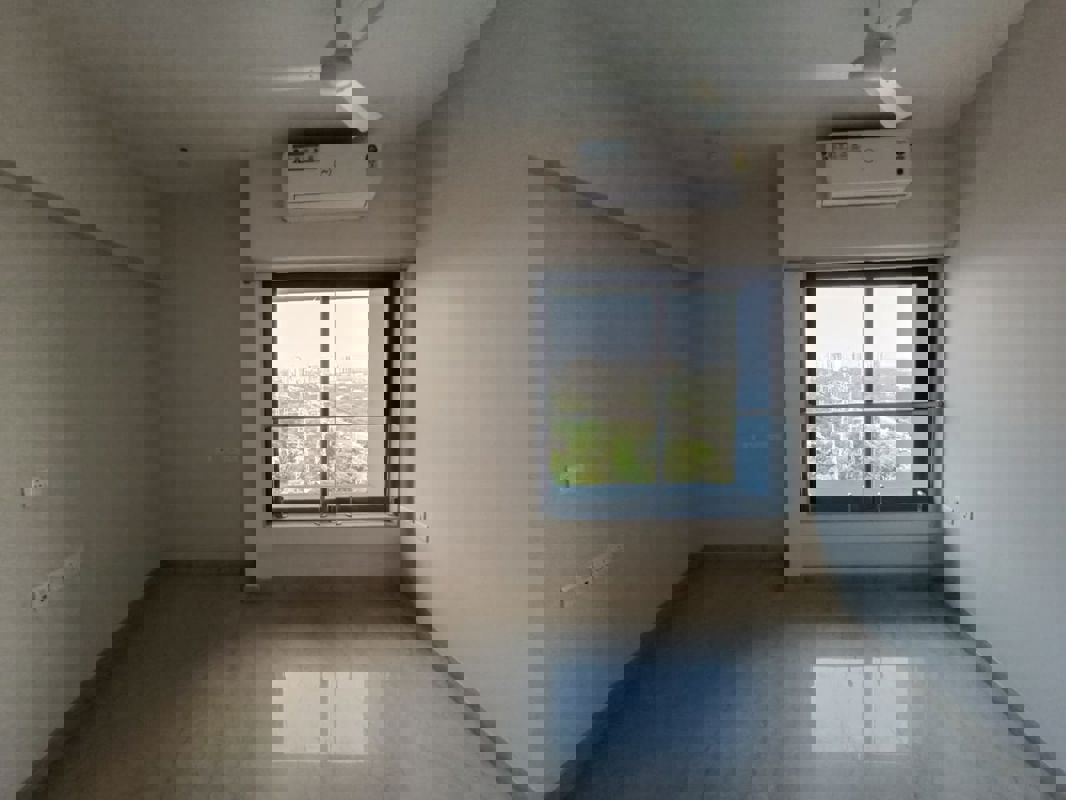 3 BHK + Study Room,Extra Room 1300 Sq.Ft. Apartment in Godrej Platinum Mumbai