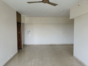 Room in 3 BHK Apartment at Godrej Platinum Mumbai, Vikhroli East – for Rent