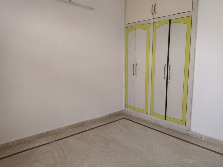 Room, sector 46 3 Bedroom 250 Sq.Yd. Builder Floor In Sector 46 Faridabad 10320448