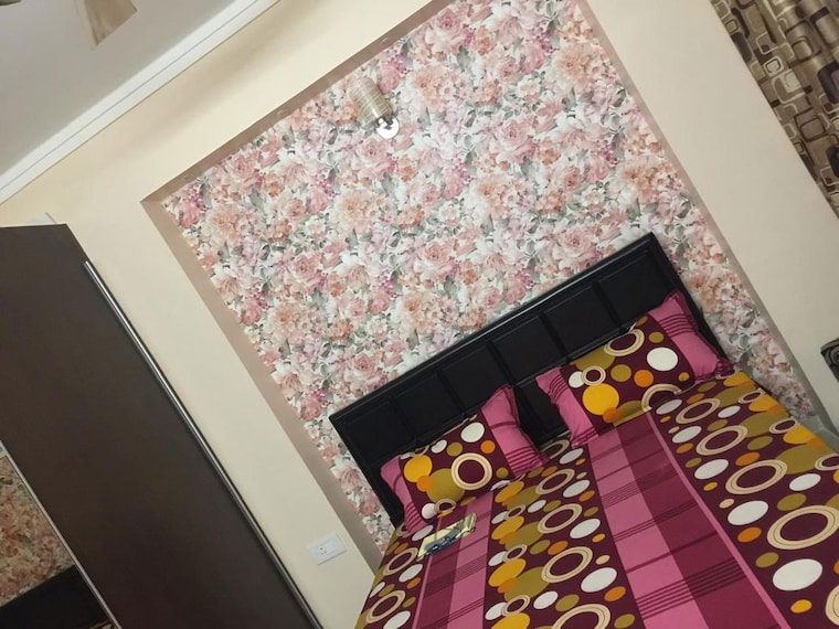 Bedroom, tulip-violet 3 Bedroom 1578 Sq.Ft. Apartment In Sector 69 Gurgaon 10320489