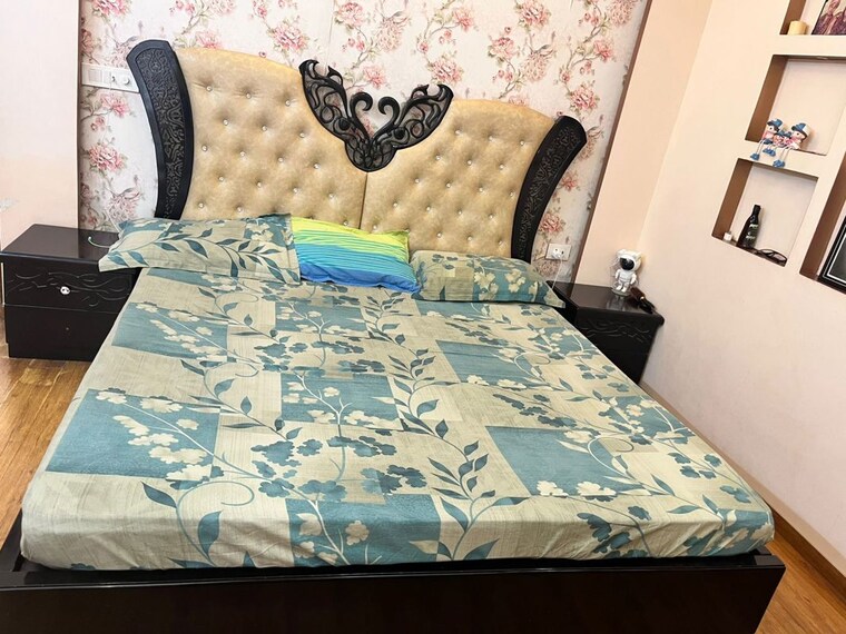 Bedroom, tulip-violet 3 Bedroom 1578 Sq.Ft. Apartment In Sector 69 Gurgaon 10320489