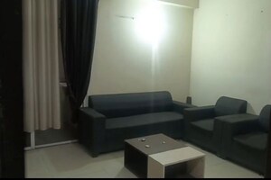 2 BHK Apartment For Rent in Paramount Symphony  Panorama, Krishna Vihar