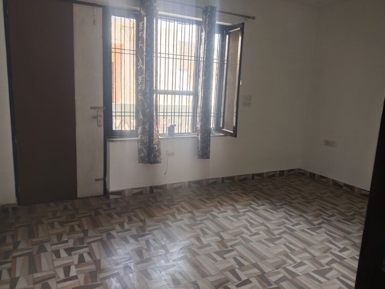 Room, sector 46 3 Bedroom 275 Sq.Ft. Builder Floor In Sector 46 Faridabad 10320504