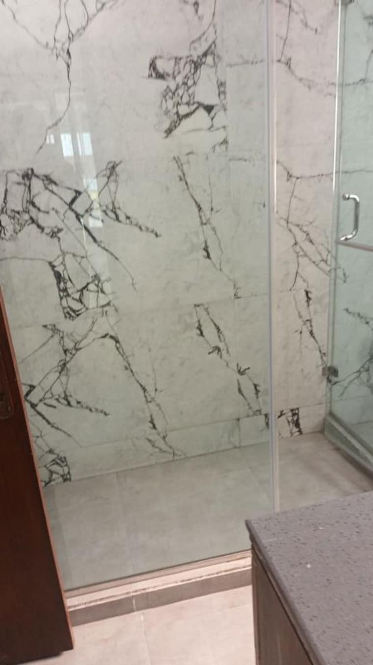 Attached Bathroom, safdarjung enclave 3 Bedroom 292 Sq.Yd. Builder Floor In Safdarjung Enclave Delhi 10320553