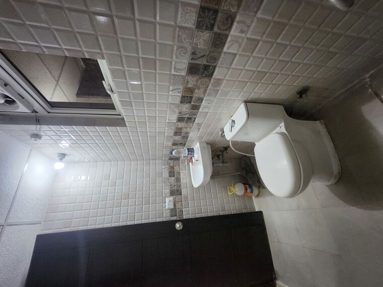 Bathroom, signature-the-serenas 2 Bedroom 531 Sq.Ft. Apartment In Sohna Sector 36 Gurgaon 10320541