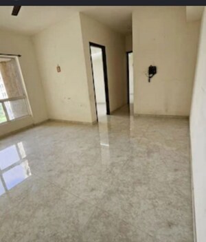 Room in 2 BHK Apartment at Lodha Amara, Kolshet Road – for Sale