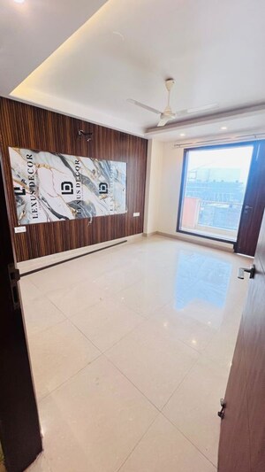 Room in 4 BHK Builder Floor at SS Mayfield Gardens, Sector 51 – for Sale