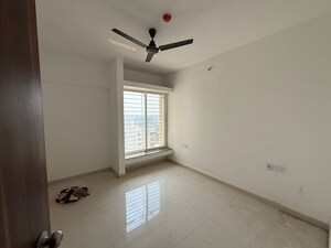 Room in 2 BHK Apartment at Krisala 41 Cosmo, Tathawade – for Rent