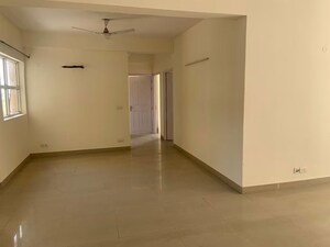 Room in 4 BHK Apartment at Tulip Ivory, Sector 70 – for Sale