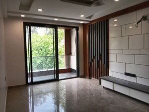 Room in 4 BHK Apartment at Tulip Ivory, Sector 70 – for Sale