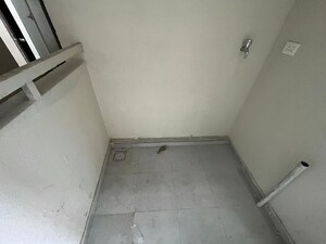 Room in 3 BHK Apartment at Mantra Insignia, Mundhwa – for Rent