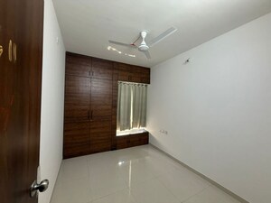 Room in 2.5 BHK Apartment at Krisala 41 Cosmo, Tathawade – for Rent