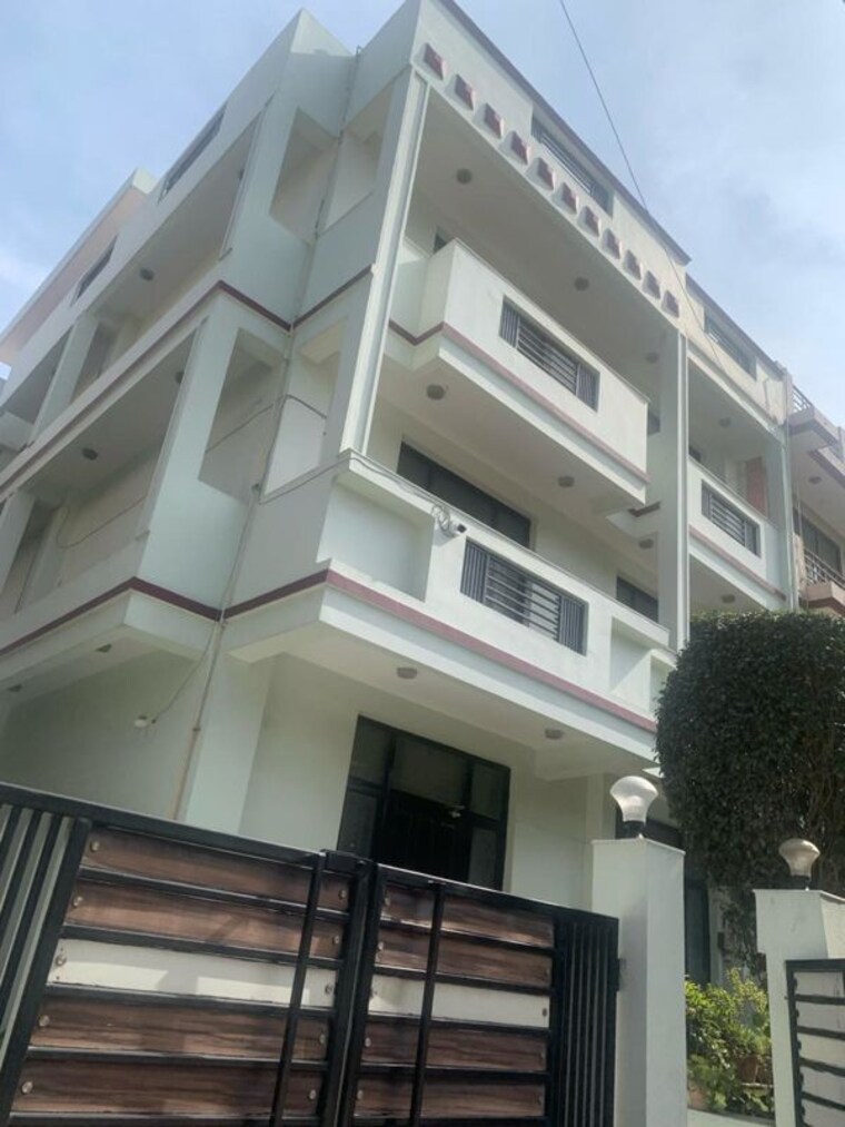 Exterior View, sector 72 6+ Bedroom 450 Sq.Mt. Villa In Sector 72 Noida 10320742
