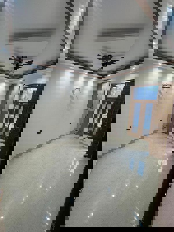 3 BHK + Servant Room 280 Sq.Yd. Builder Floor in Srishti Greenfield Homes