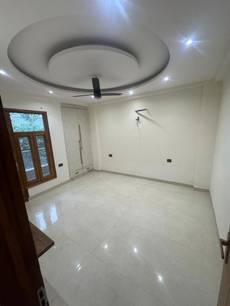 Room, srishti-greenfield-homes 3 Bedroom 280 Sq.Yd. Builder Floor In Green Fields Colony Faridabad 10320767