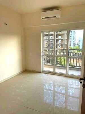 Room in 3 BHK Apartment at Godrej Infinity, Keshav Nagar – for Rent