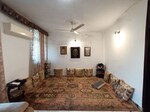 4 BHK + Servant Room,Store Room 300 Sq.Yd. Builder Floor in New Friends Colony