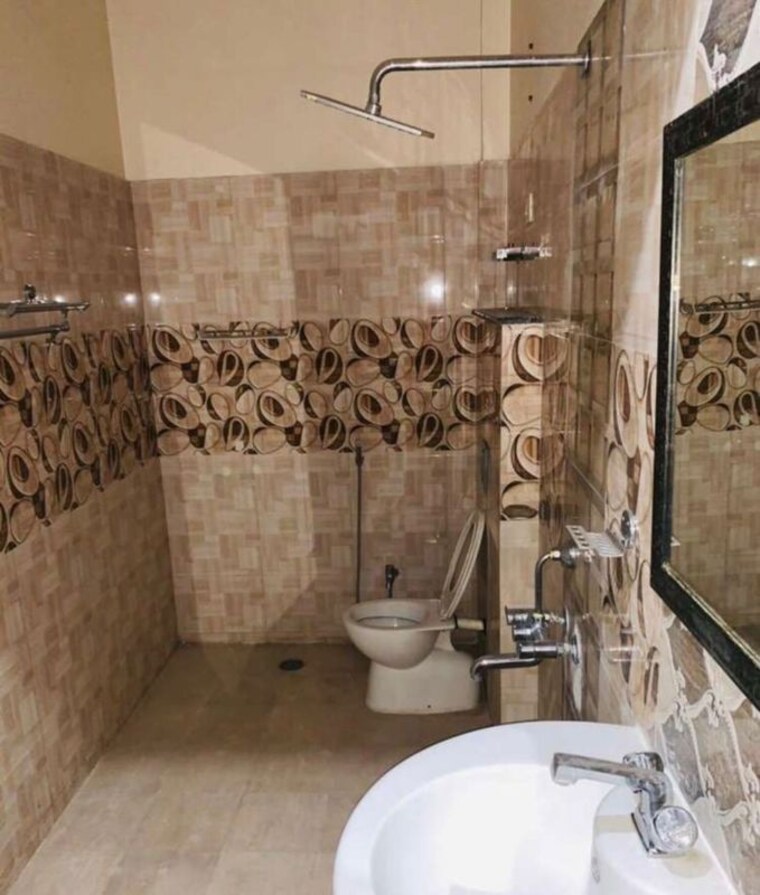 Bathroom, vipul khand 3 Bedroom 1300 Sq.Ft. Independent House In Vipul Khand Lucknow 10320780