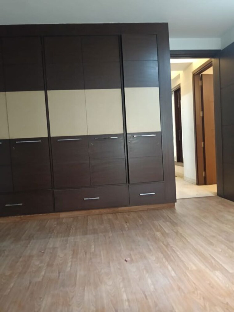 Master Bedroom, greater kailash i 3 Bedroom 1872 Sq.Ft. Builder Floor In Greater Kailash I Delhi 10320803