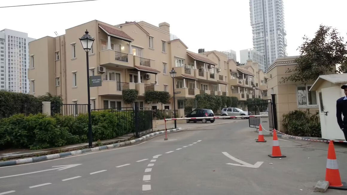 3 BHK 1650 Sq.Ft. Apartment in Emaar Emerald Floors