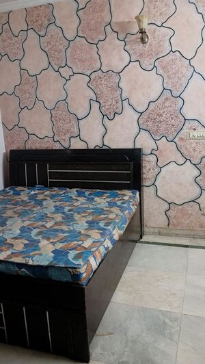 Bedroom in 4 BHK Apartment at Alok Vihar, Sector 50 – for Rent