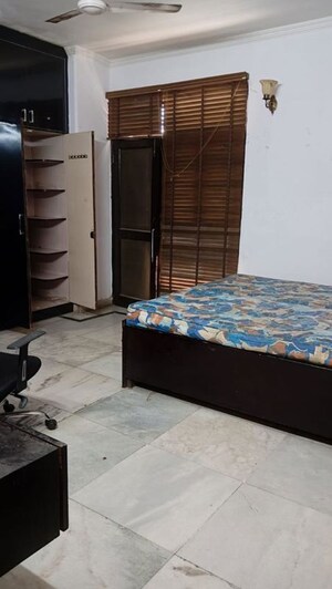 Bedroom in 4 BHK Apartment at Alok Vihar, Sector 50 – for Rent