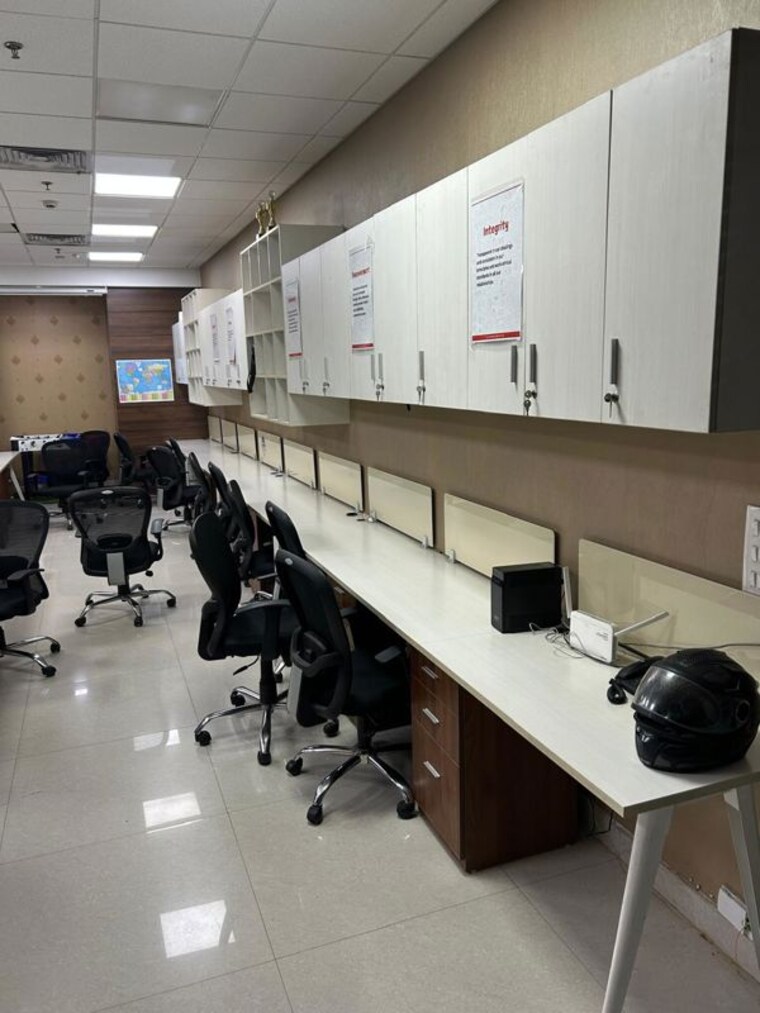 Team Area, ithums-62 Commercial Office Space 3600 Sq.Ft. In Sector 62 Noida 10320820
