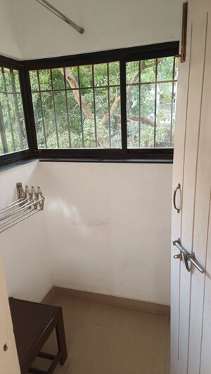 Room in 2 BHK Apartment at Sonata Apartments Bandra West, Bandra West – for Rent