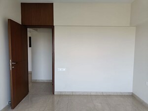 Room in 3 BHK Apartment at Godrej Platinum Mumbai, Vikhroli East – for Sale
