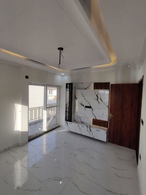 Room in 3 BHK Builder Floor at Dehradun Cantt – for Sale