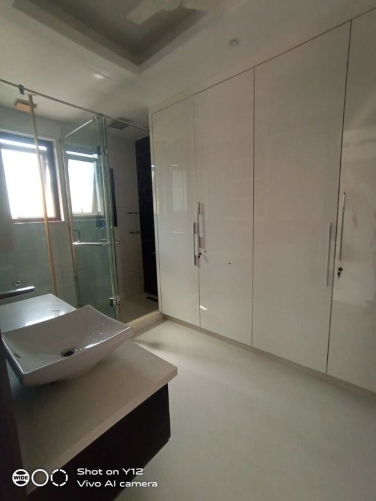 Bathroom, greater kailash i 4 Bedroom 4500 Sq.Ft. Builder Floor In Greater Kailash I Delhi 10320958