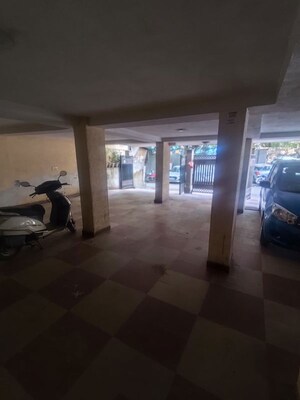 Parking in 3 BHK Apartment at Malviya Nagar – for Sale