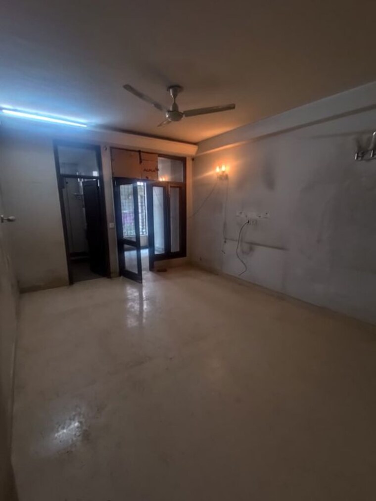 Room, malviya nagar 3 Bedroom 200 Sq.Yd. Apartment In Malviya Nagar Delhi 10320974