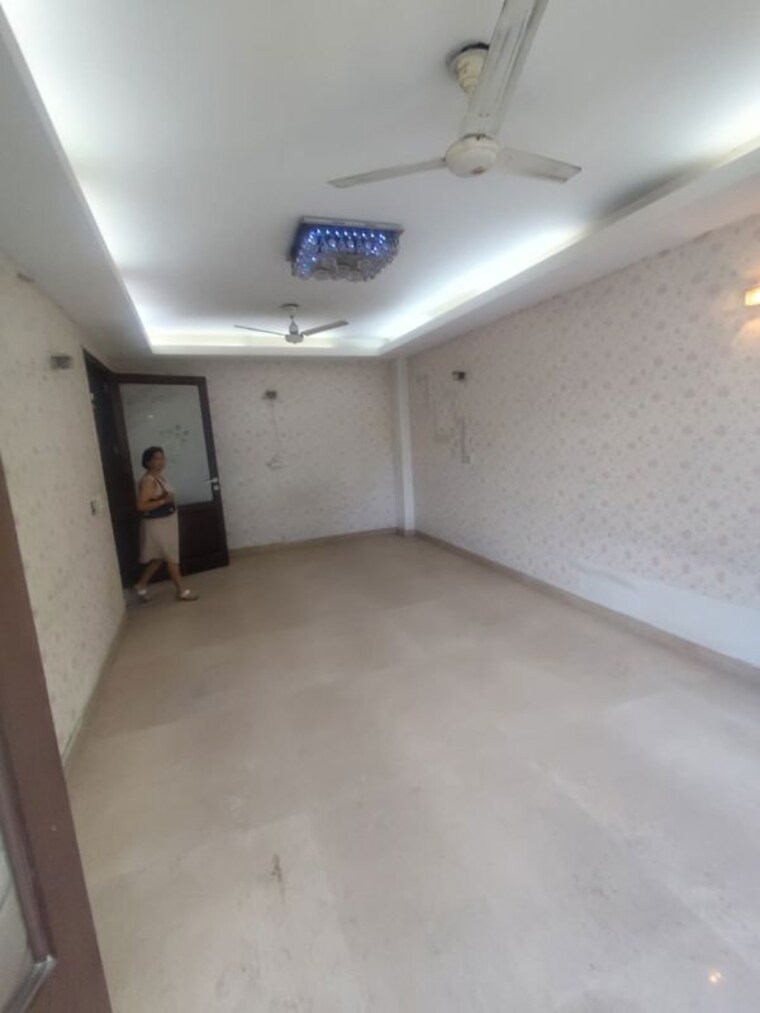 Room, malviya nagar 3 Bedroom 200 Sq.Yd. Apartment In Malviya Nagar Delhi 10320974