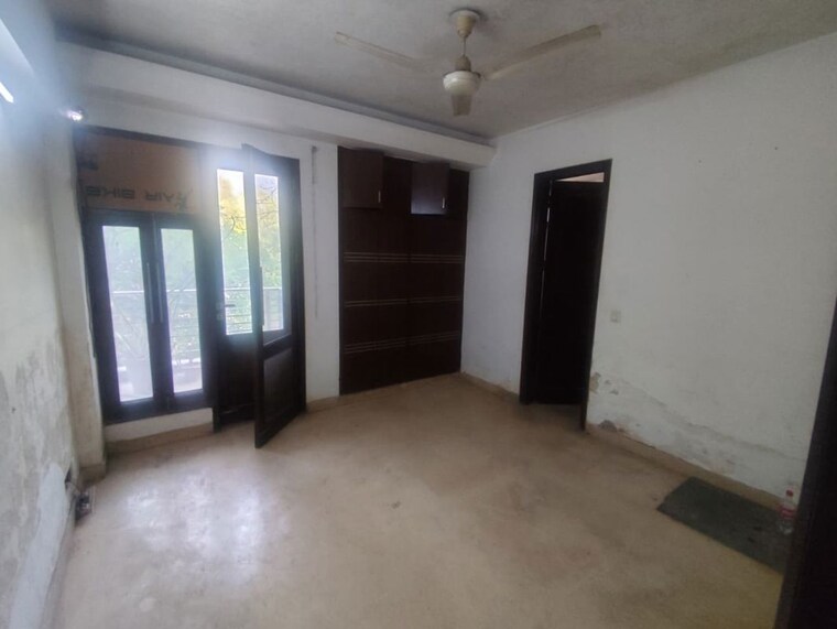 Room, savitri nagar 2 Bedroom 80 Sq.Yd. Apartment In Savitri Nagar Delhi 10320999