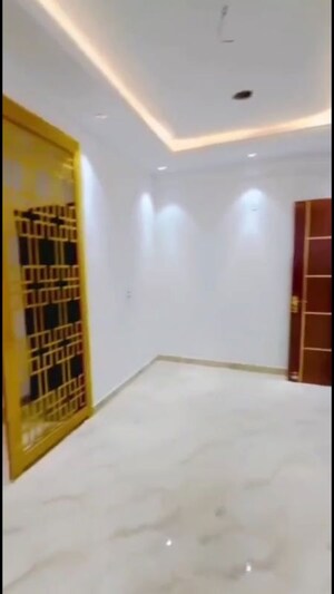 Room in 2 BHK Builder Floor at Sector 20 Yamuna Expressway – for Sale