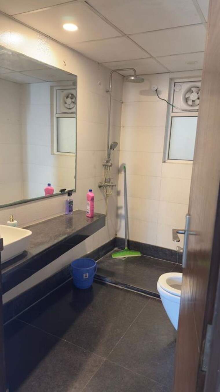 Bathroom, aba-cleo-county 3 Bedroom 2070 Sq.Ft. Apartment In Sector 121 Noida 10321027