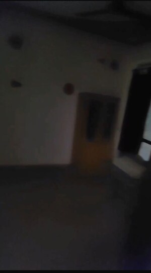 Room in 2.5 BHK Apartment at Ajnara Integrity, Raj Nagar Extension – for Rent