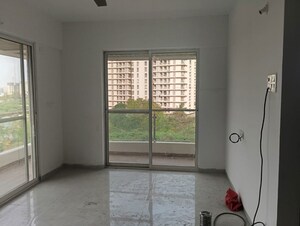 Room in 2 BHK Apartment at Godrej Boulevard, Manjari – for Rent