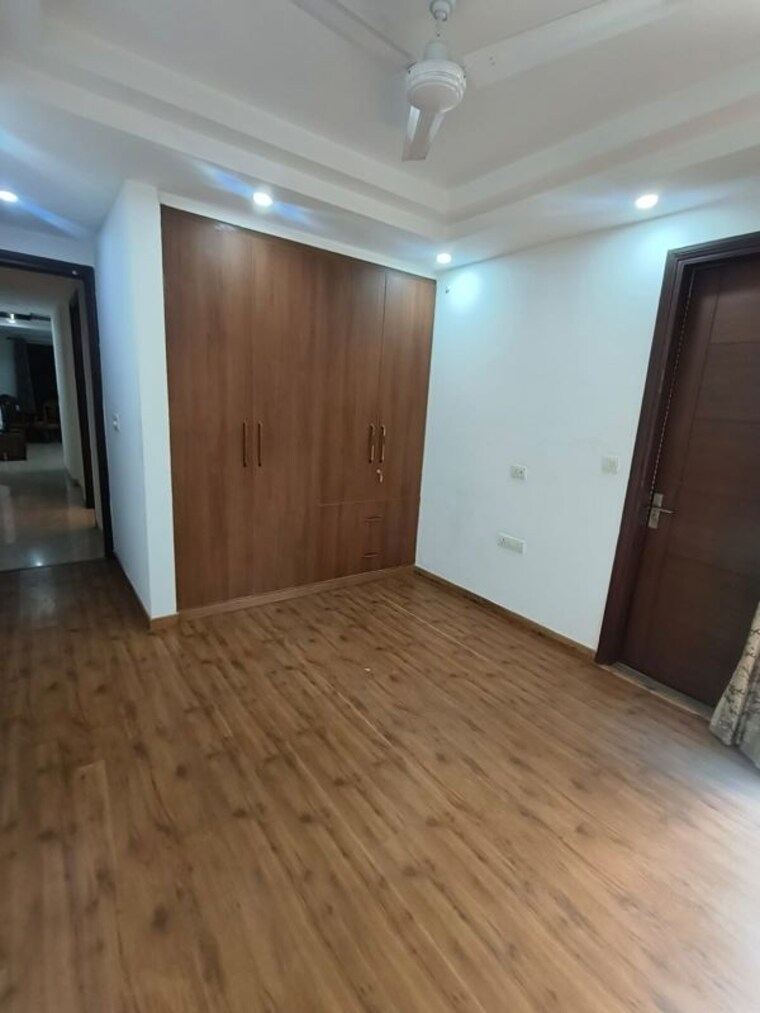 Room, east of kailash 3 Bedroom 1800 Sq.Ft. Builder Floor In East Of Kailash Delhi 10321051