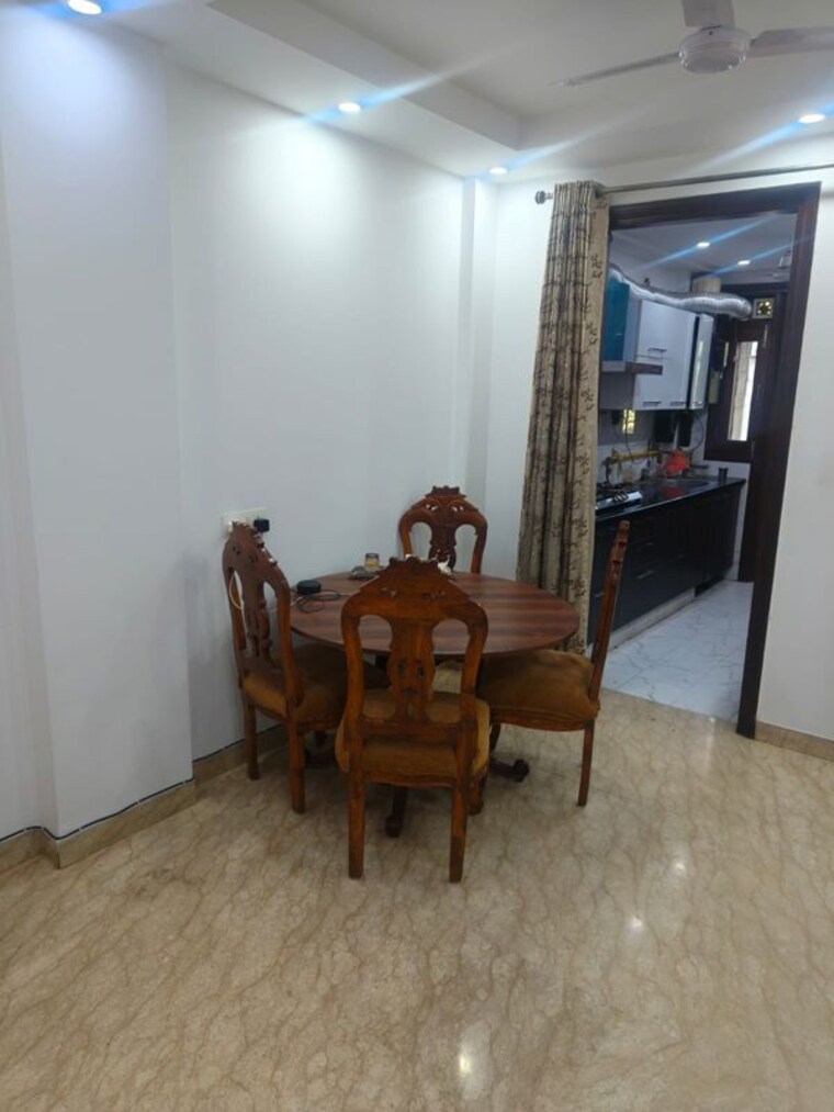 Gym, east of kailash 3 Bedroom 1800 Sq.Ft. Builder Floor In East Of Kailash Delhi 10321051
