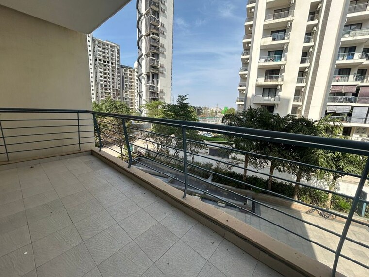 Balcony, godrej-oasis 3 Bedroom 1850 Sq.Ft. Apartment In Sector 88a Gurgaon 10321058