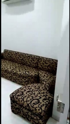 2 BHK Apartment For Rent in Tulip CHS Bandra