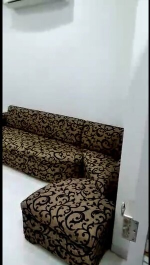 2 BHK Apartment For Rent in Tulip CHS Bandra, Bandra West