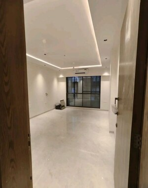 Room in 2 BHK Apartment at Nagpal Flushel, Bandra West – for Rent