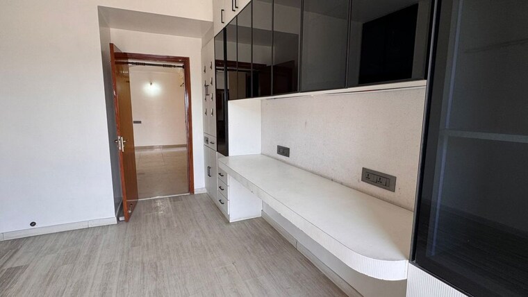 Kitchen, bptp-freedom-park-life 3.5 Bedroom 2293 Sq.Ft. Apartment In Sector 57 Gurgaon 10321135